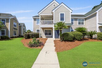 Building Photo - Immaculate 2-Bedroom Ground-Floor Villa in...