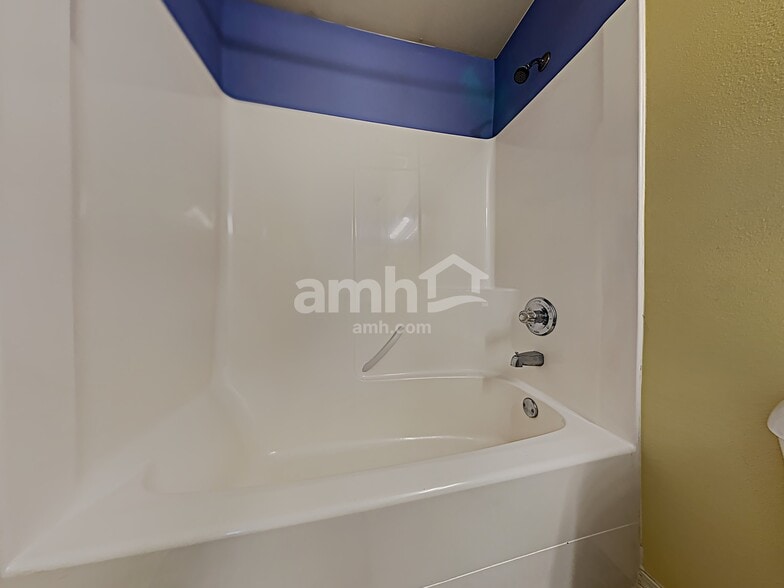 Building Photo - 17633 SW Falling Leaf Ct