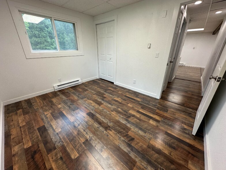 Building Photo - 124 Cherry Ave