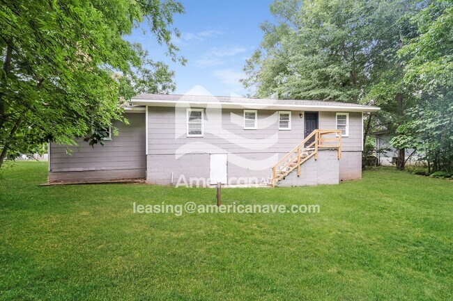 Building Photo - 4419 6th St E