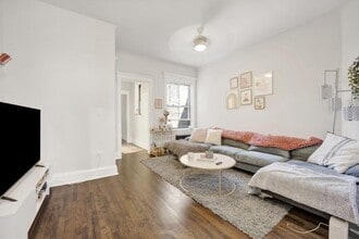 Building Photo - 2 bedroom in Chicago IL 60613