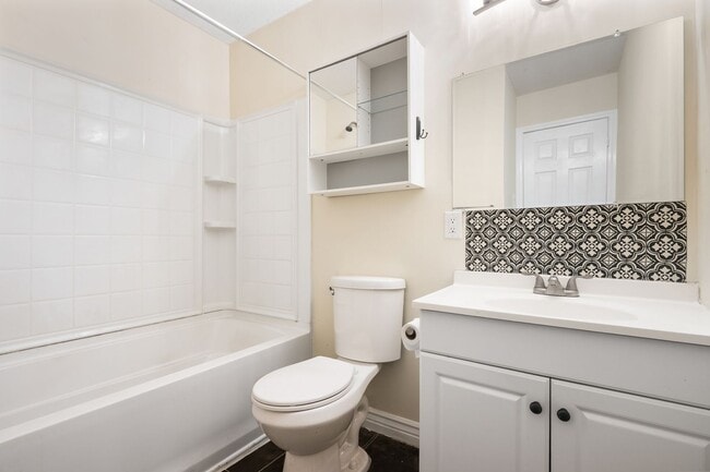 Building Photo - Available Now: Single Family Home Downtown Durham