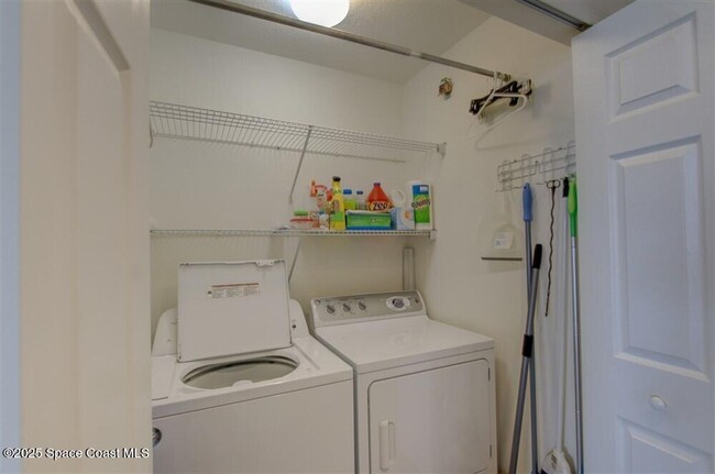 Building Photo - 6858 Toland Dr
