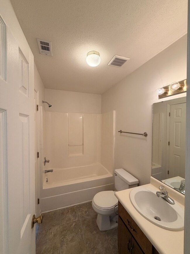 Building Photo - 2206 Pulaski Cir