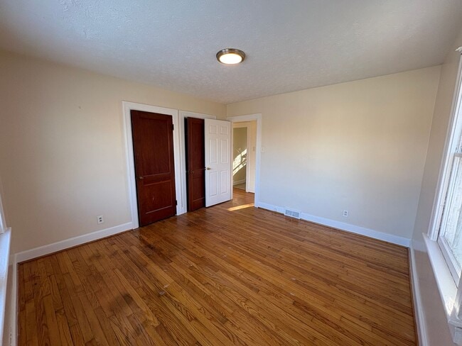 Building Photo - Beautiful house near Univeristy of Lynchburg! Four bedrooms, two bath!