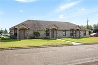 Building Photo - 18 Delma St