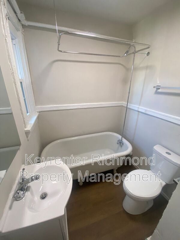 Building Photo - 3106 Stuart Ave