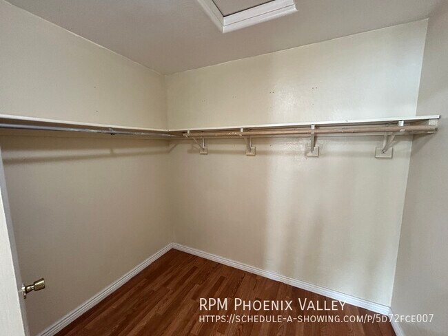 Building Photo - $150.00 off 1st Month Rent - 4 Bed / 2 Bat...