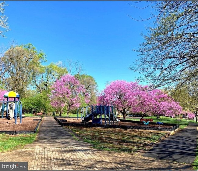 Building Photo - 3151 Borge St