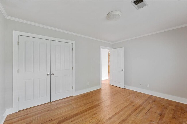Building Photo - 866 Briarcliff Rd NE