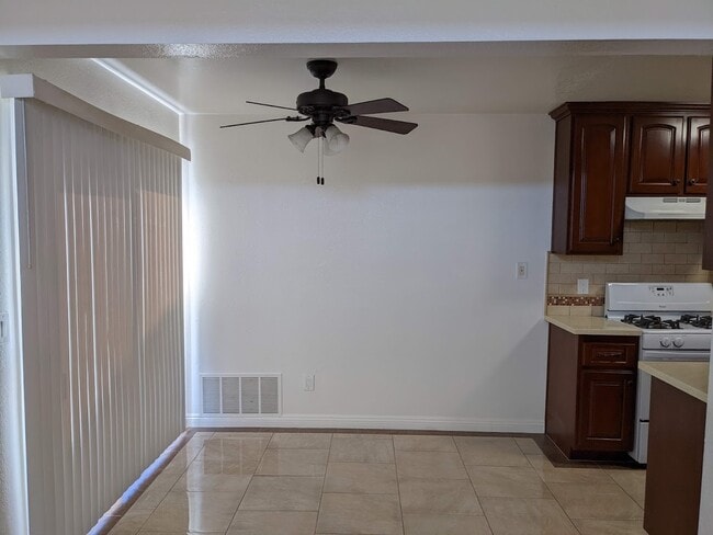 Building Photo - 16881 Hoskins Ln