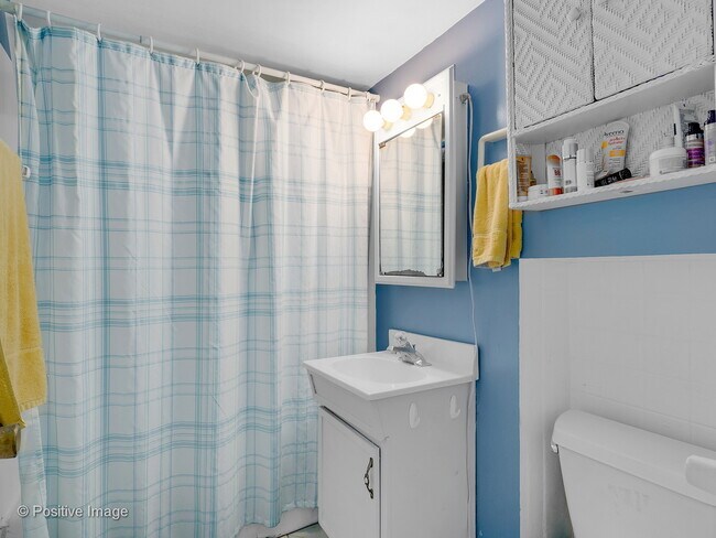 Building Photo - 749 Gamble Dr