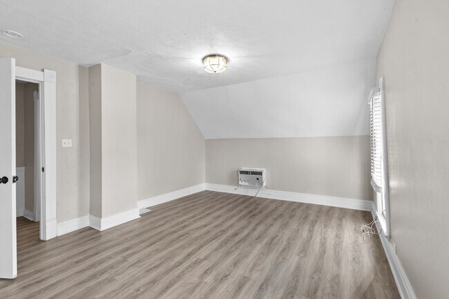 Building Photo - 1236 Underwood Ave SE