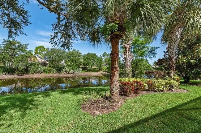 Building Photo - Elegant Furnished 3-Bedroom + Den Pool Home in VillageWalk of Bonita Springs – Available for Seas...
