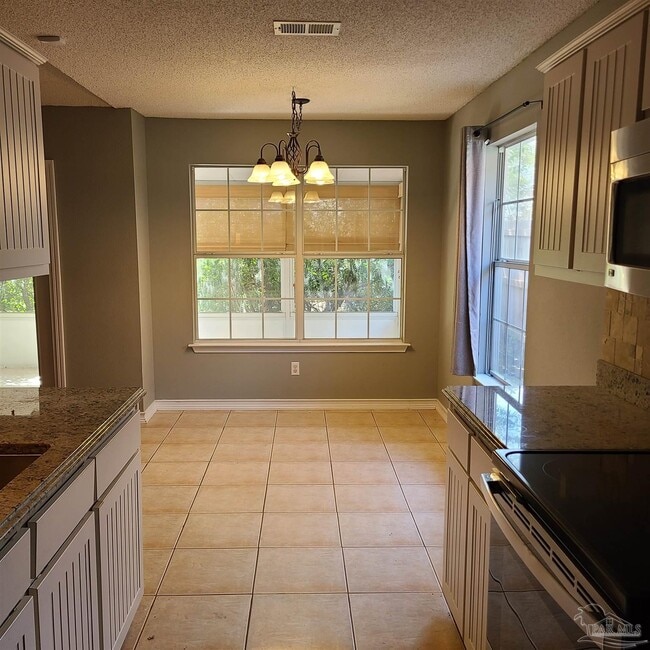 Building Photo - 325 Mirabelle Dr