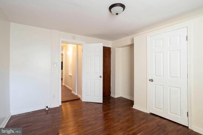 Building Photo - 2542 N Water St