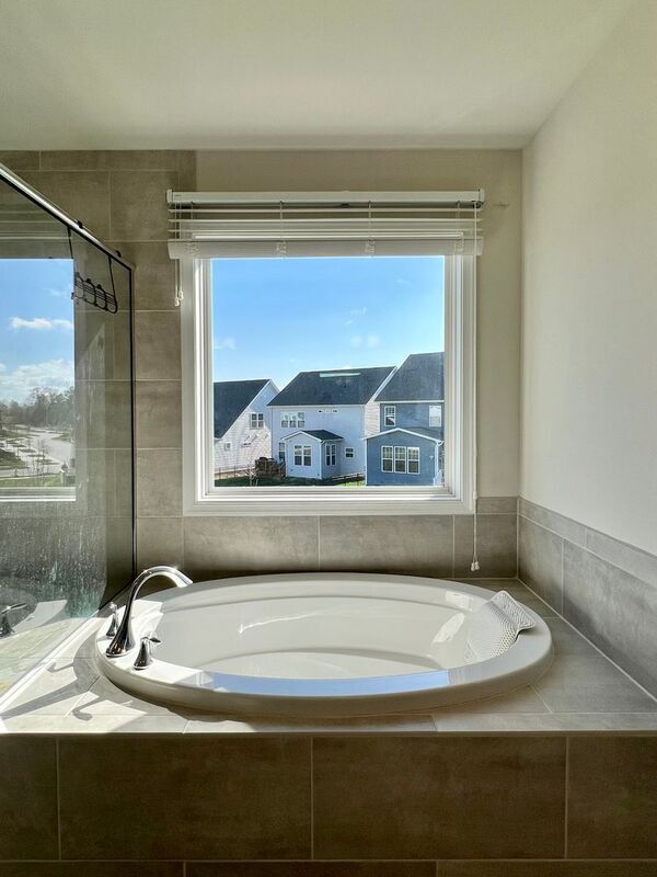 Building Photo - 8180 Lyman Ct