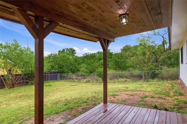 Building Photo - 1841 Twin Oaks