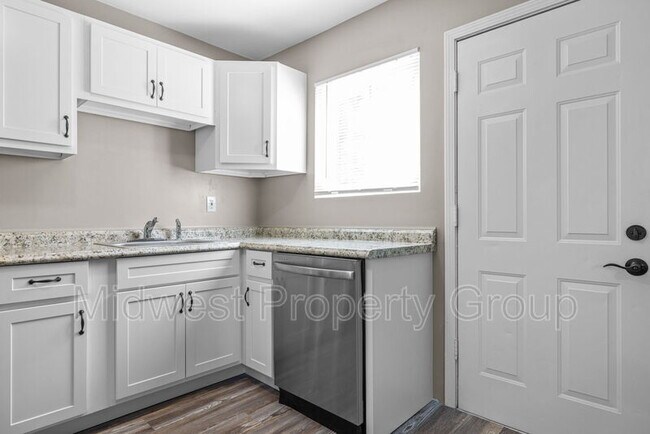 Building Photo - 15 Juno Dr