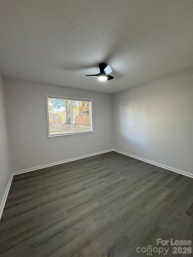 Building Photo - 1466 Riverwood Ct