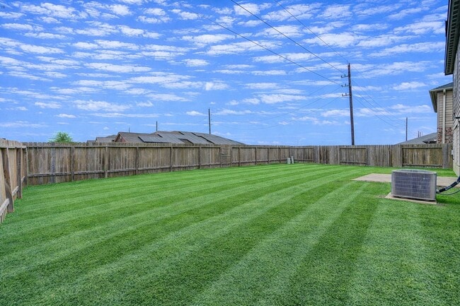 Building Photo - 3001 Iron Woods Dr