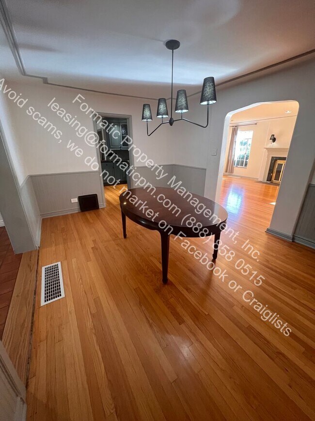 Building Photo - Free Perks, Pet-Friendly Oversized 4-Bedro...