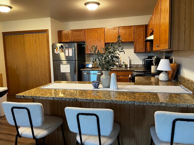 Building Photo - 2121 S. Main St