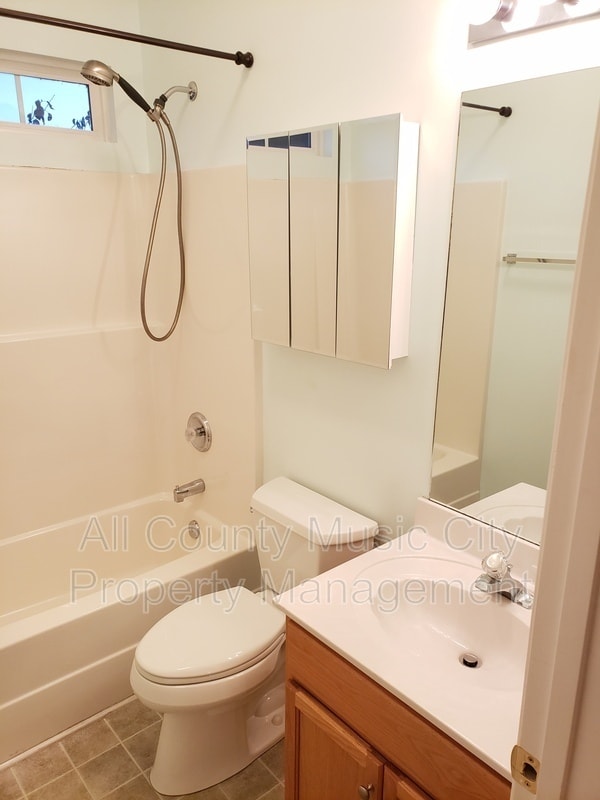 Building Photo - 905 Weatherside Ct