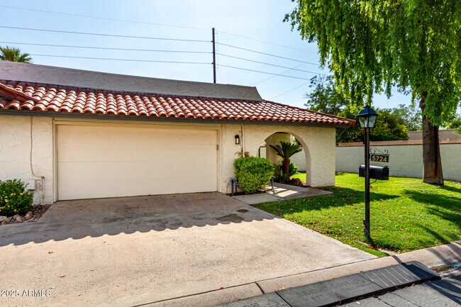 Building Photo - 5724 N Scottsdale Rd