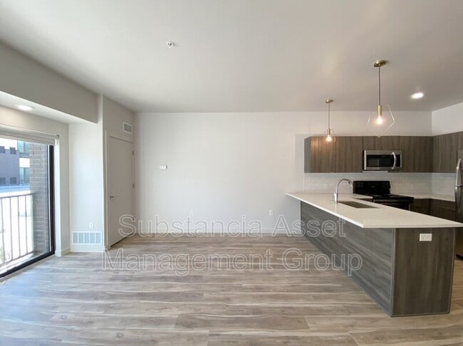 Building Photo - 1677 Midtown Pl