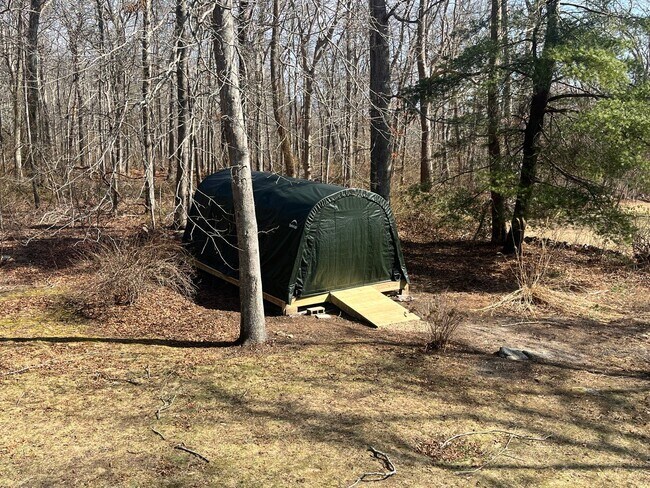 Building Photo - Great 3 Br / 2 Ba Split Level Home in Sandwich