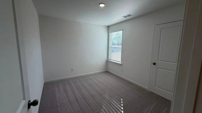 Building Photo - 105 Elijah St