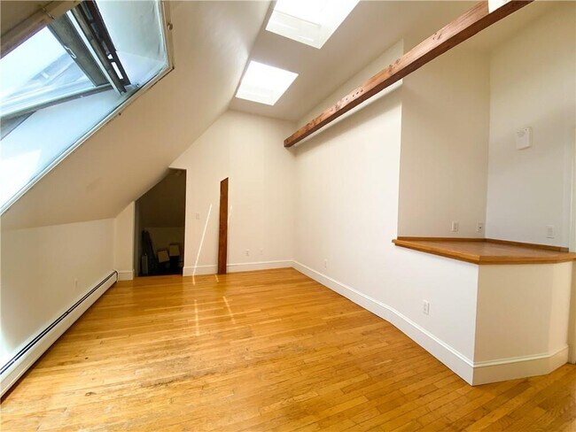 Building Photo - 61 Ledge Rd