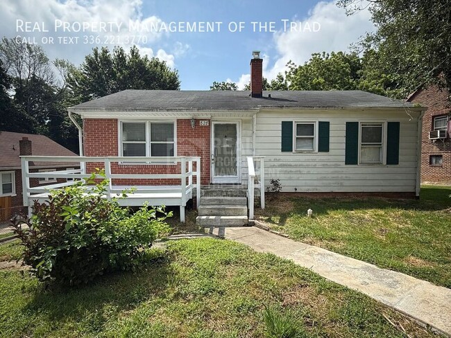 Building Photo - 828 Circle Dr
