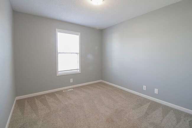 Building Photo - 205 Ruf Dr