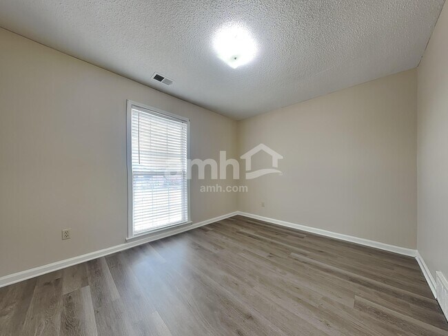 Building Photo - 7562 Sandy Brook Cv