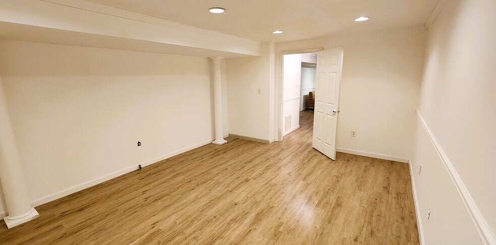 Building Photo - 4910 Cranford Terrace