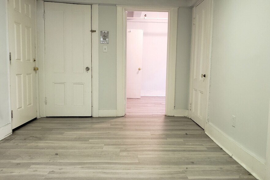 Building Photo - 282 Newbury St