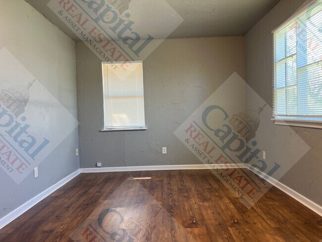 Building Photo - Home Sweet Home