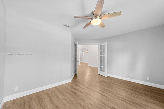 Building Photo - 2587 Jardin Ct