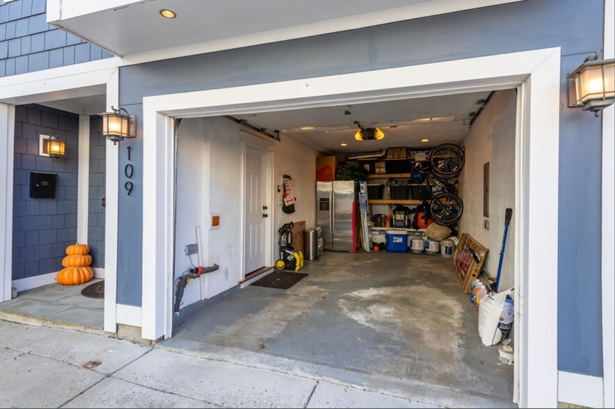 Building Photo - 109 Tudor St