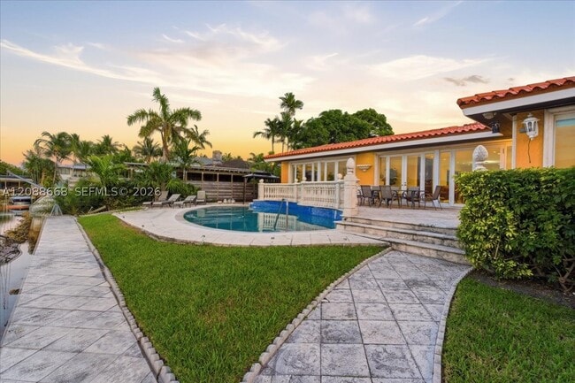 Building Photo - 1249 Biscaya Dr