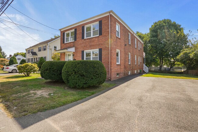 Building Photo - 221 Hunyadi Ave