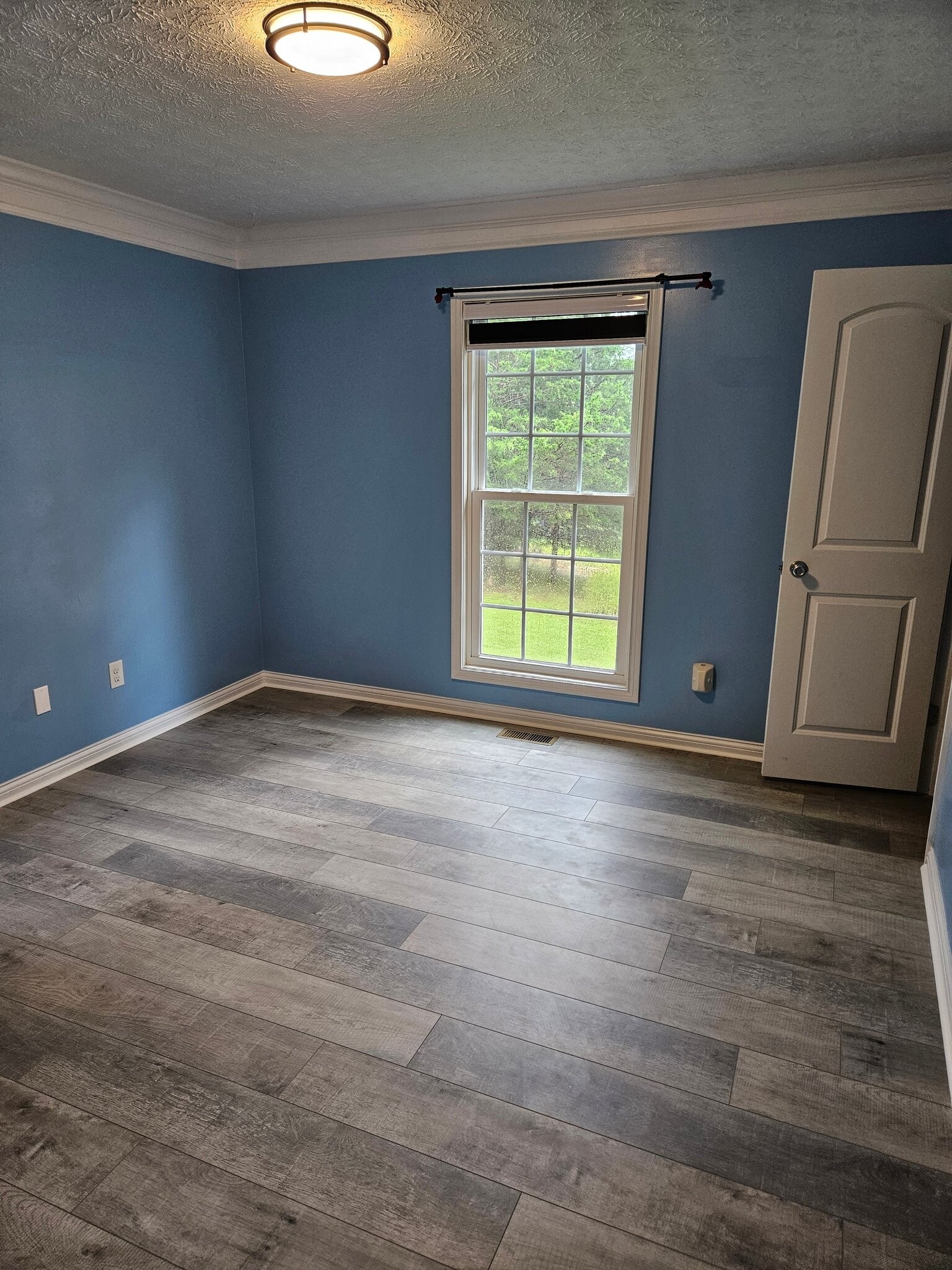 Building Photo - 19 Strawberry Cir