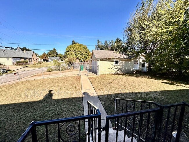 Building Photo - 1947 NW 20th St