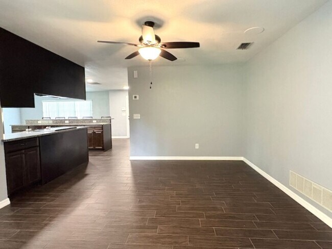 Building Photo - Beautiful 3 Bedroom Port Orange Home!