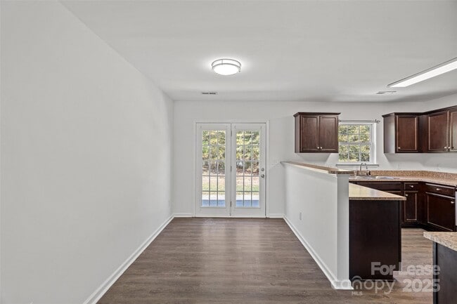 Building Photo - 5628 Henderson Oaks Dr