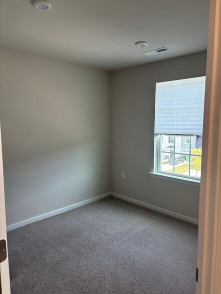 Building Photo - 6621 Pathfinder Way