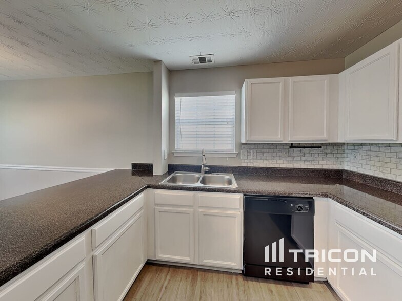 Building Photo - 158 Parkview Pl Dr