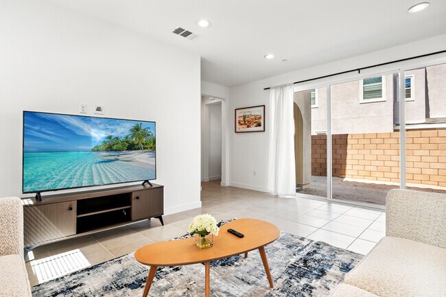 Building Photo - Turnkey Furnished 4BR Home in Palm Desert ...